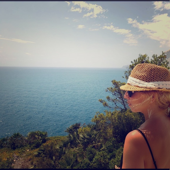 Meet your Posher, Heather - Picture 1 of 1